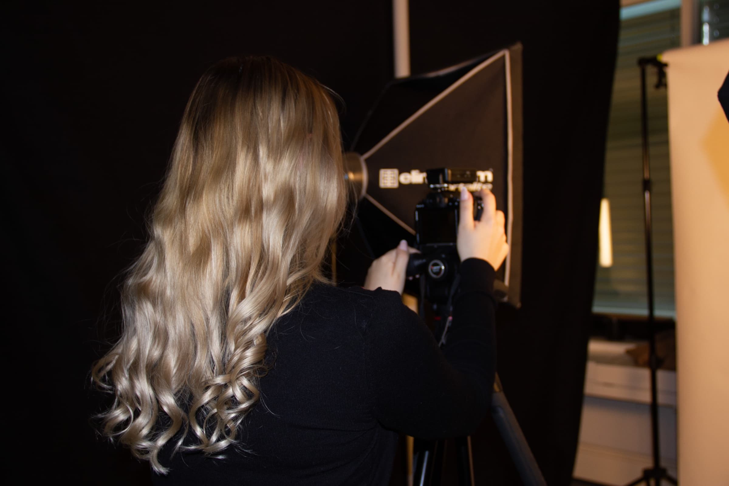 Désirée Hängärtner beim Fotografieren